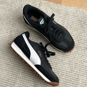 Puma Black and White Easy Rider Sneakers size 38